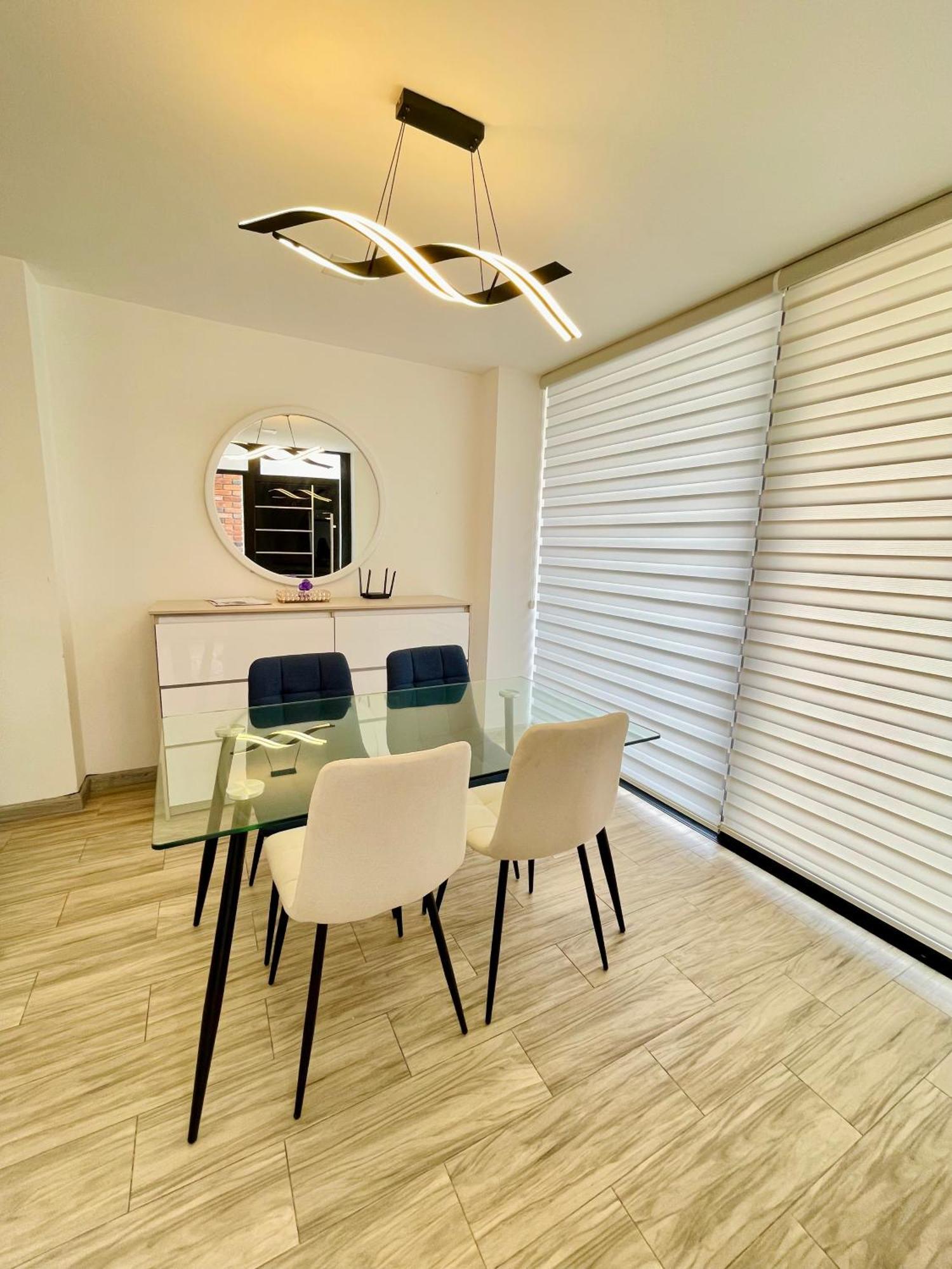 Elegante Apartamento Cerca El Terminal Terrestre Con Parking Daire Loja Dış mekan fotoğraf